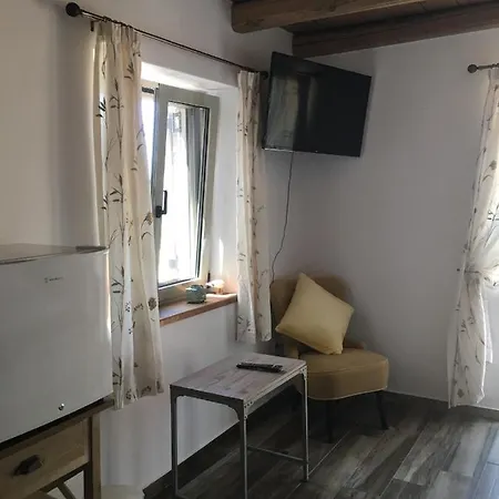 The Mousehouse Riglia